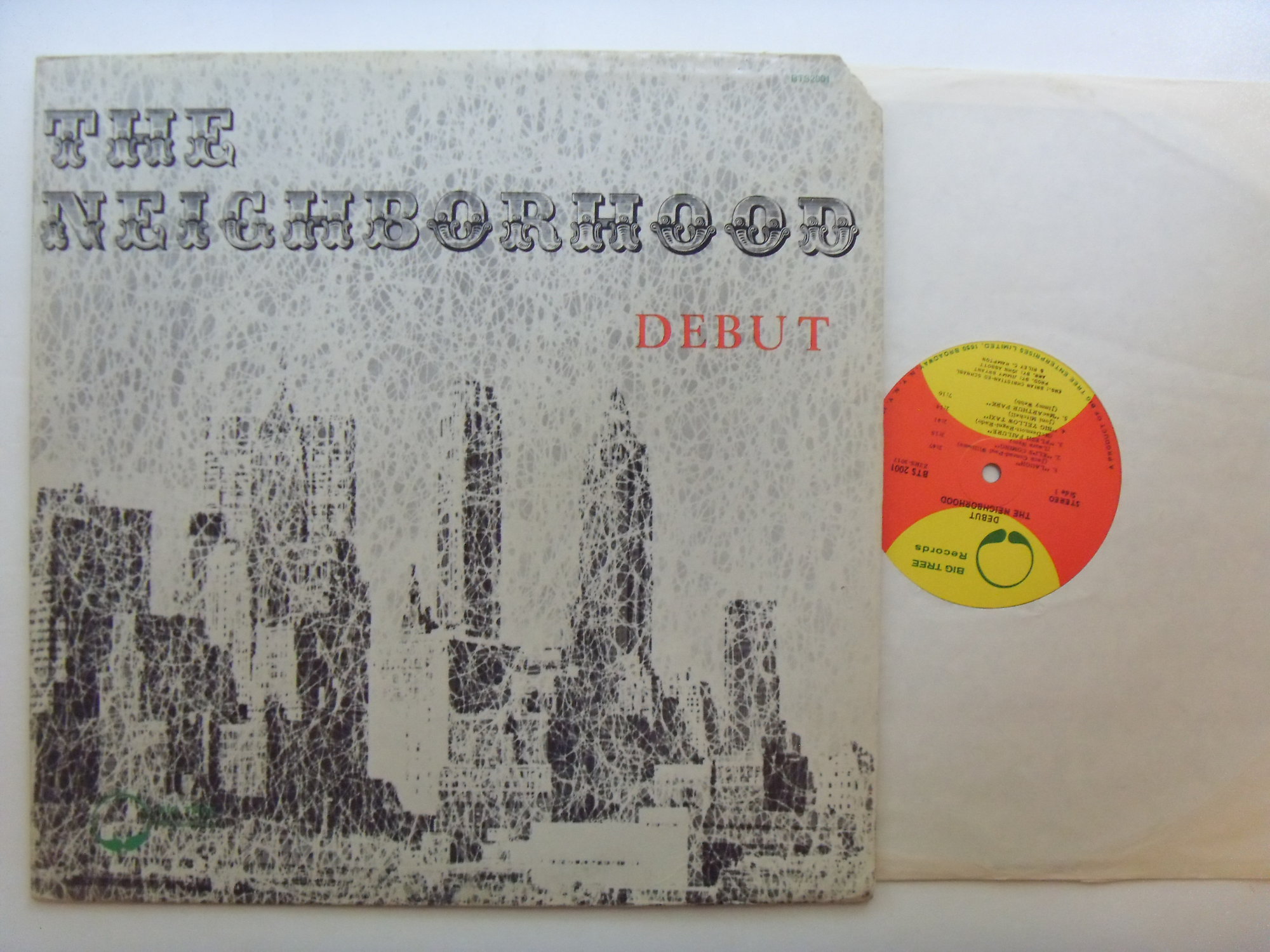 THE NEIGHBORHOOD Debut 2 THE NEIGHBORHOOD Debut 2