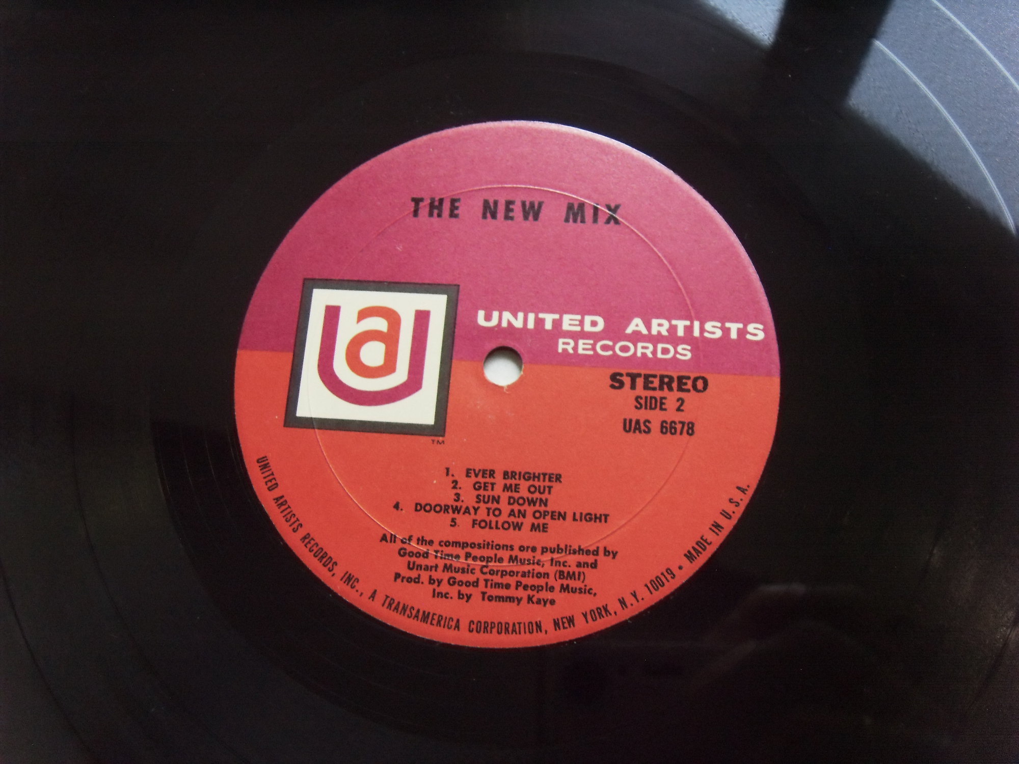 THE NEW MIX The New Mix 2 THE NEW MIX The New Mix 2