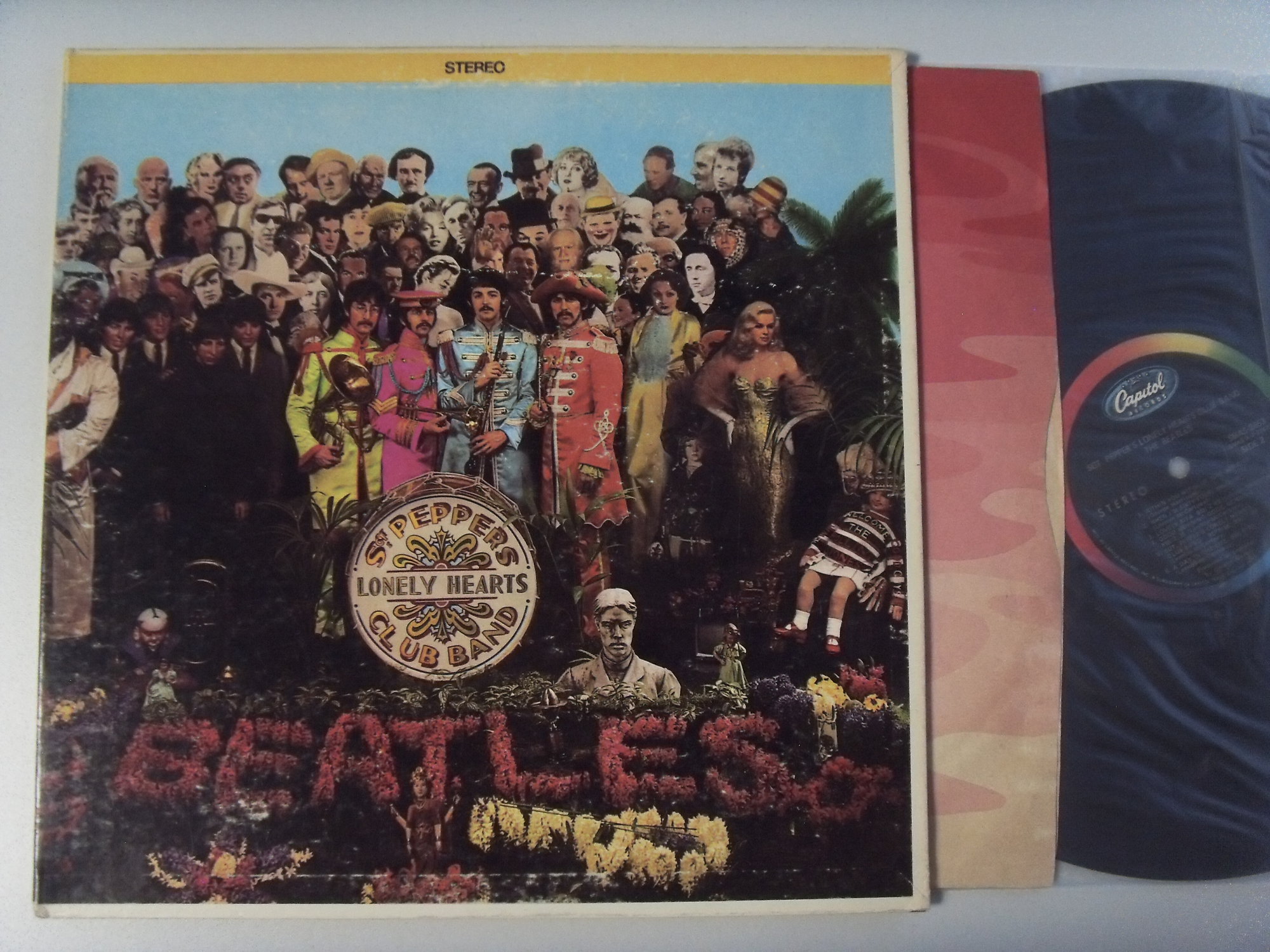 BEATLES Sgt. Pepper's Lonely Hearts Club Band 2 BEATLES Sgt. Pepper's Lonely Hearts Club Band 2