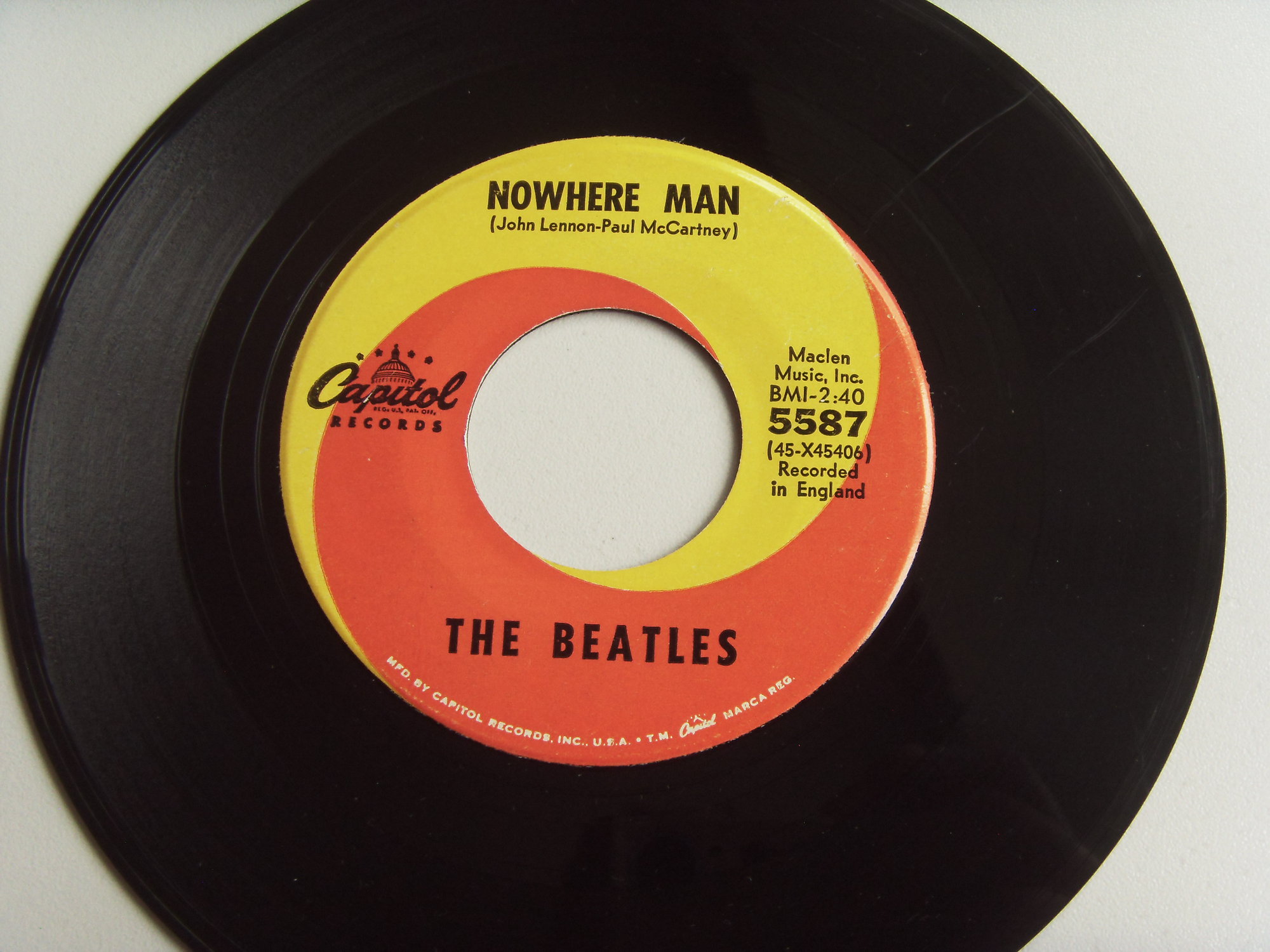 THE BEATLES Nowhere Man / What Goes On 2 THE BEATLES Nowhere Man / What Goes On 2