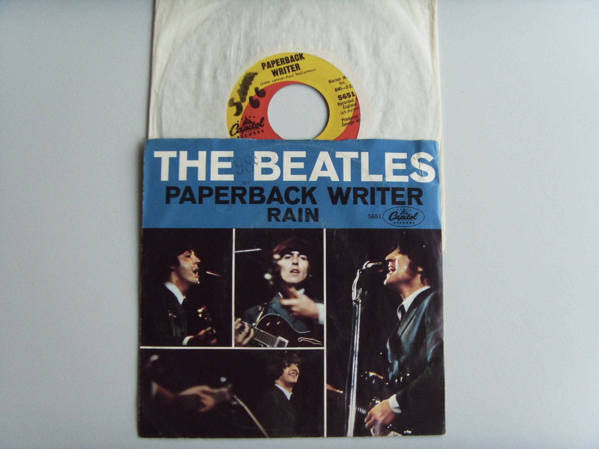 THE BEATLES Paperback Writer / Rain 2 THE BEATLES Paperback Writer / Rain 2