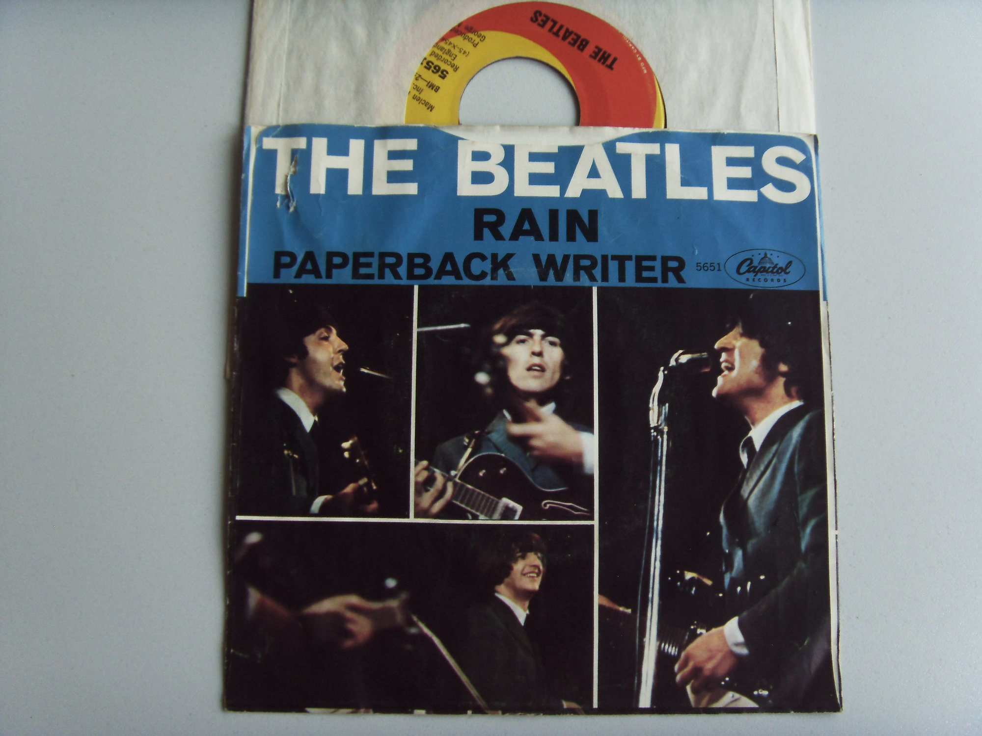THE BEATLES Paperback Writer / Rain 2 THE BEATLES Paperback Writer / Rain 2