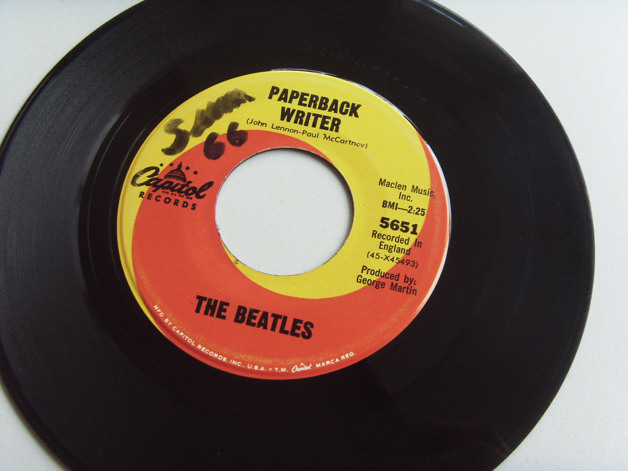 THE BEATLES Paperback Writer / Rain 2 THE BEATLES Paperback Writer / Rain 2