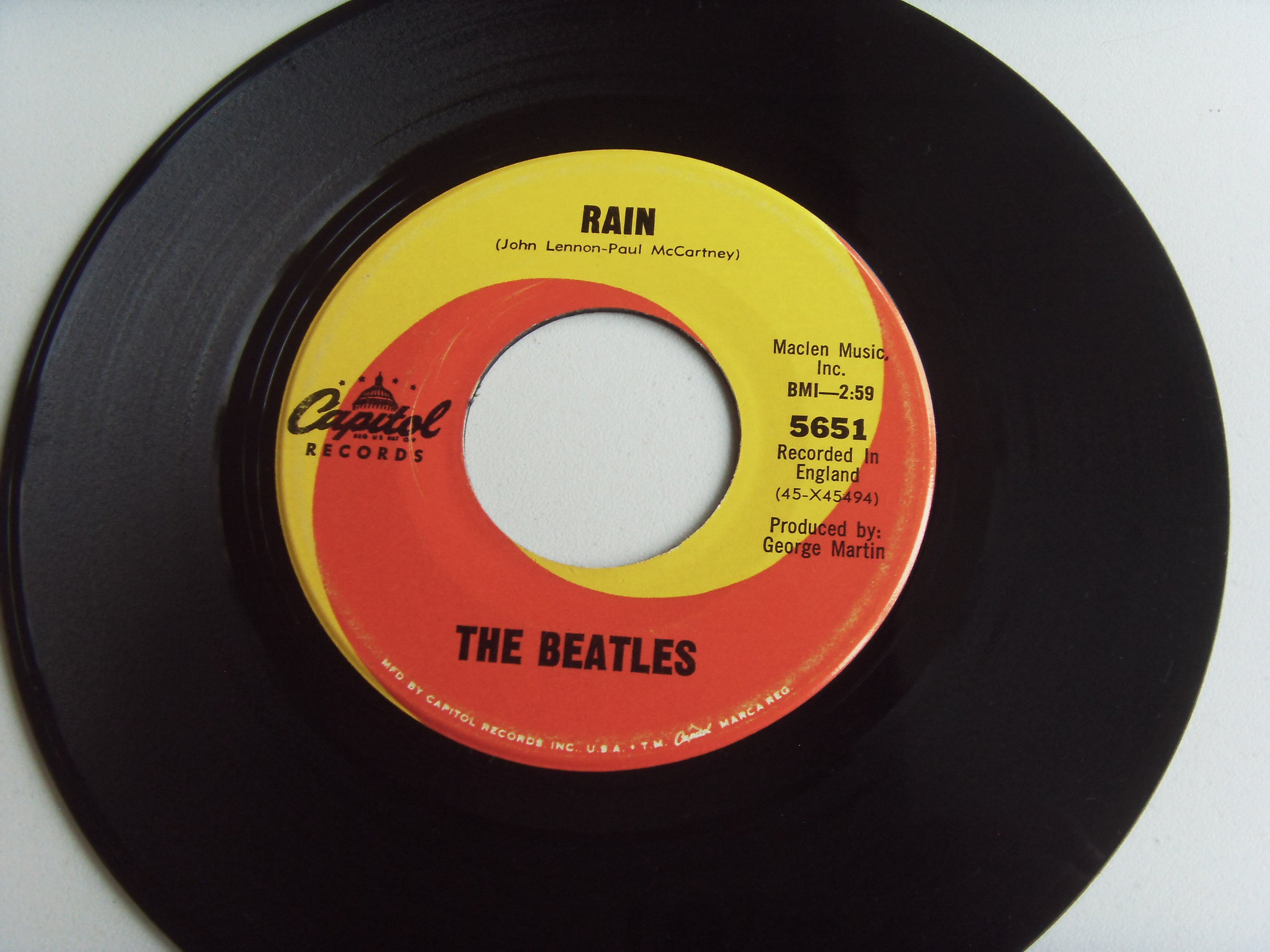 THE BEATLES Paperback Writer / Rain 2 THE BEATLES Paperback Writer / Rain 2