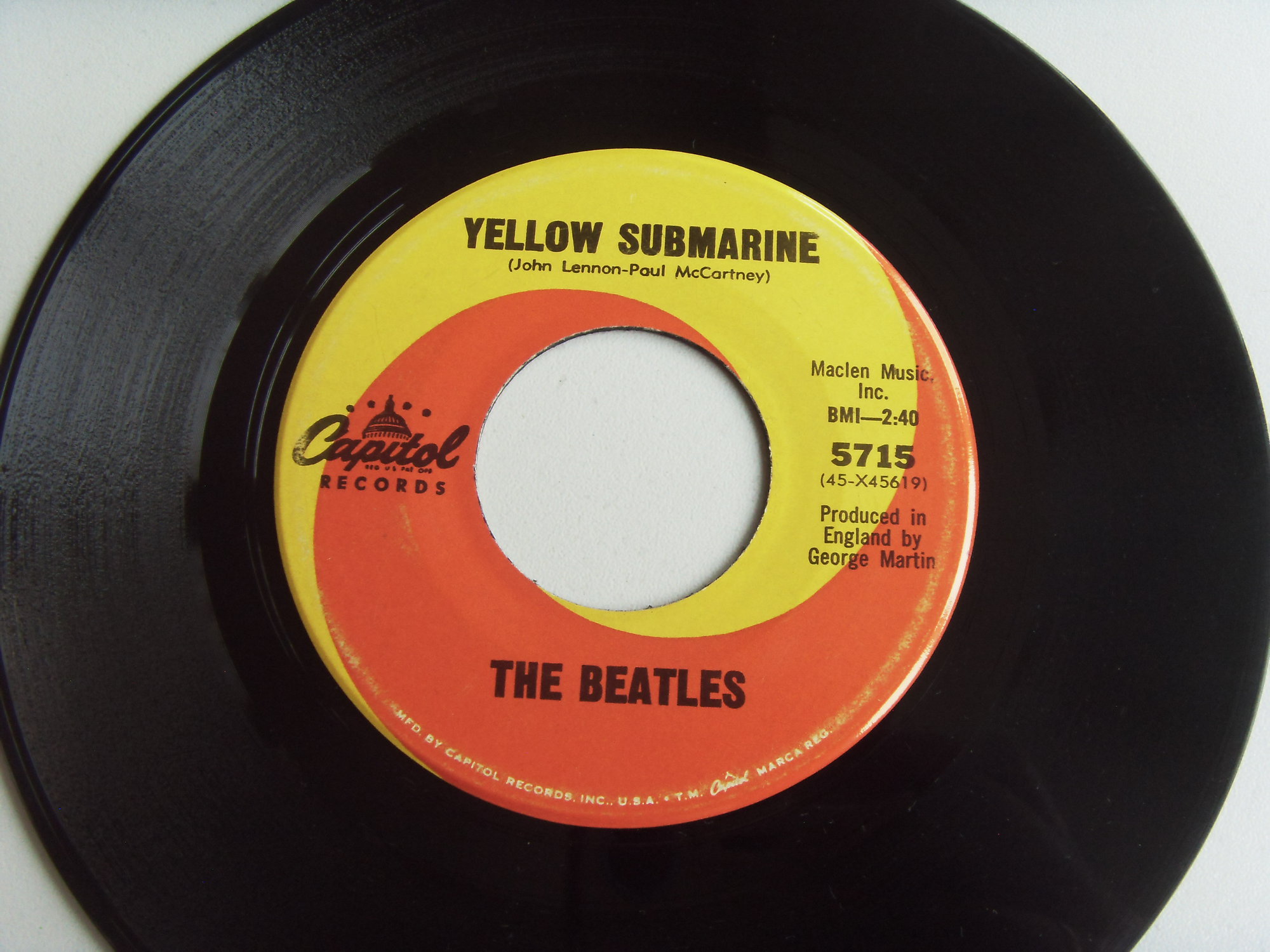 THE BEATLES Yellow Submarine / Eleanor Rigby 2 THE BEATLES Yellow Submarine / Eleanor Rigby 2