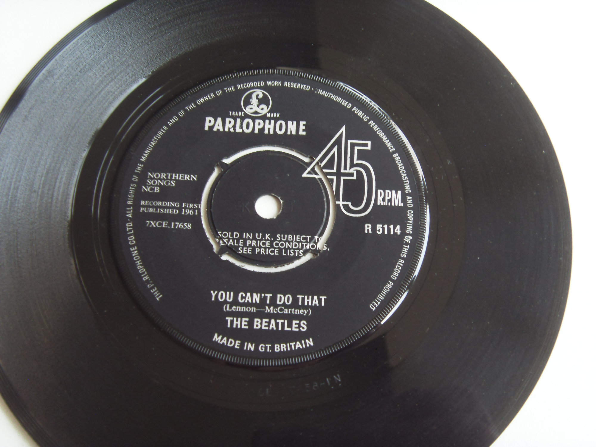 THE BEATLES Can't Buy Me Love / You Can't Do That 2 THE BEATLES Can't Buy Me Love / You Can't Do That 2