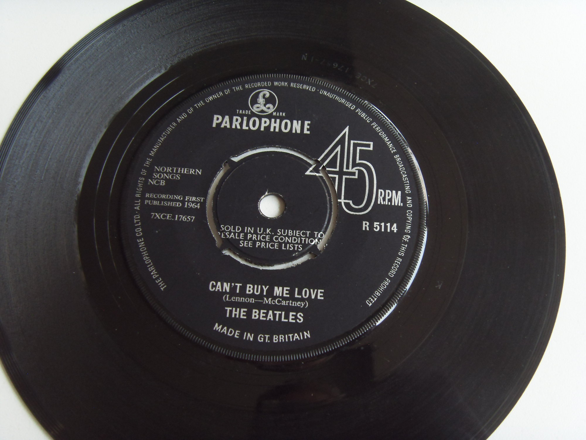 THE BEATLES Can't Buy Me Love / You Can't Do That 2 THE BEATLES Can't Buy Me Love / You Can't Do That 2