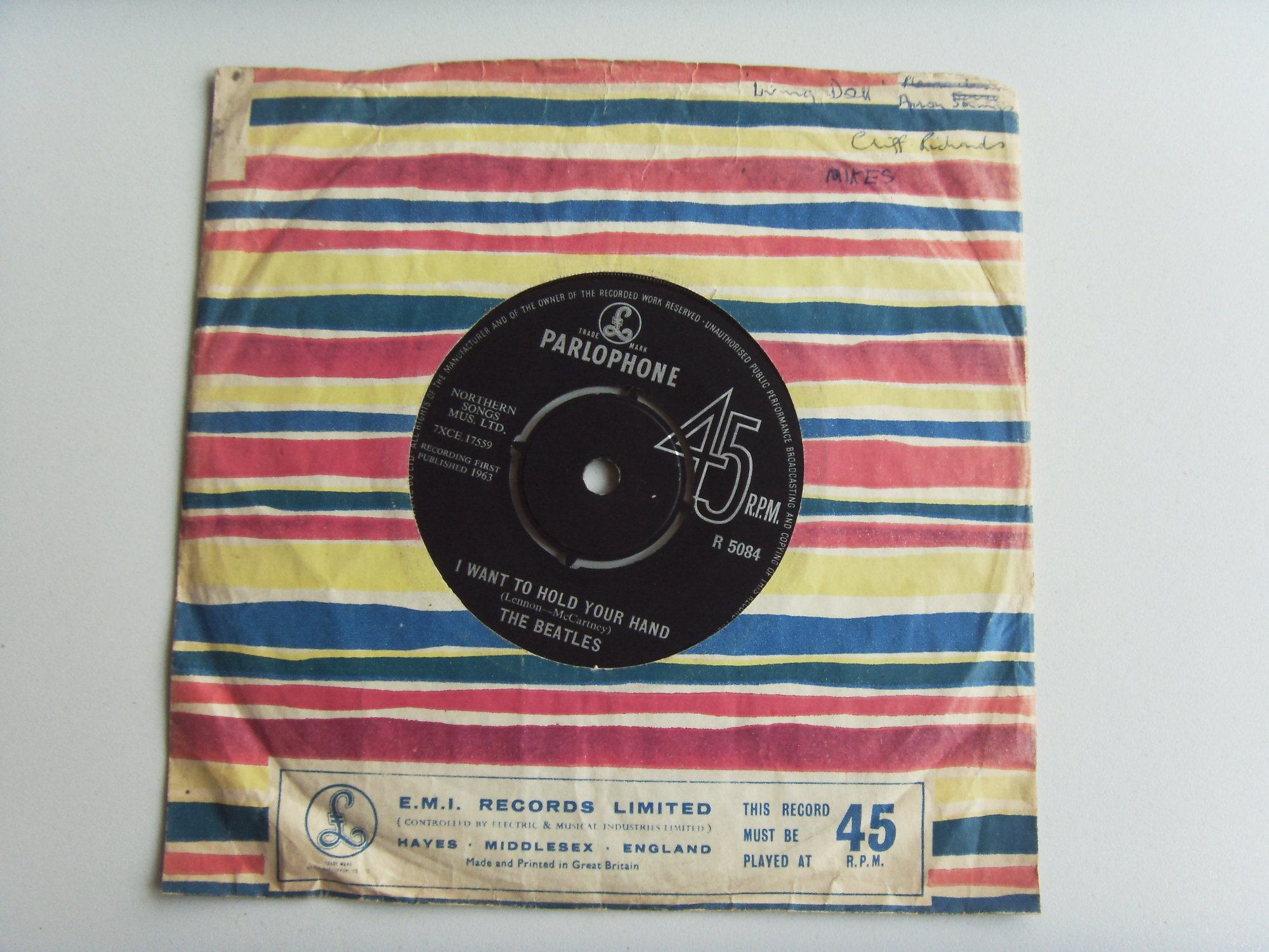 THE BEATLES I Want to Hold Your hand / This Boy 2 THE BEATLES I Want to Hold Your hand / This Boy 2