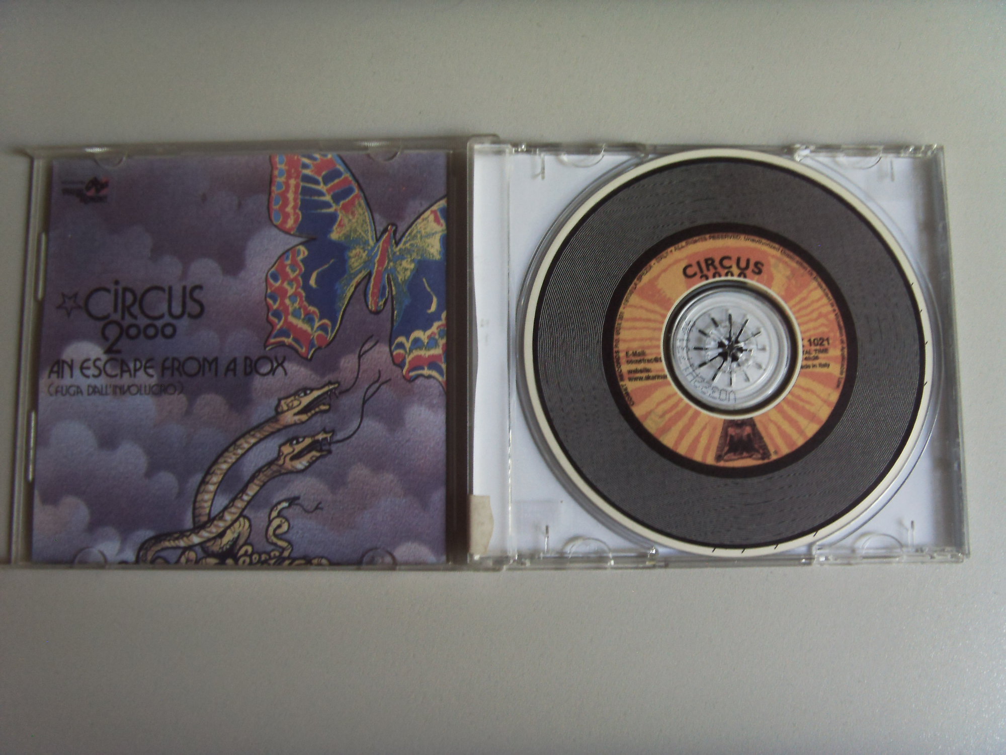 CIRCUS 2000 An escape from a box 2 CIRCUS 2000 An escape from a box 2