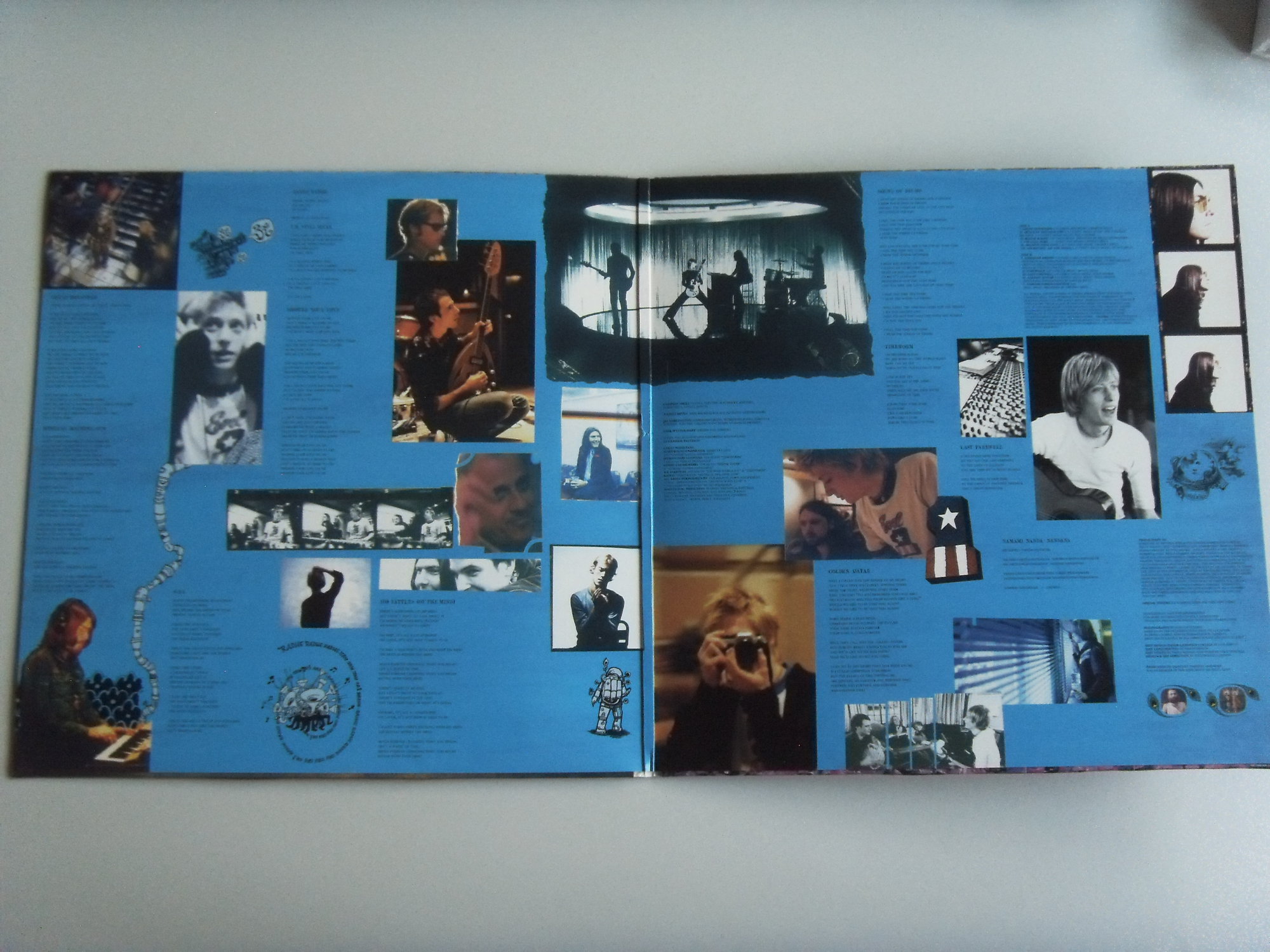 KULA SHAKER Peasants, pigs & astronauts 2 KULA SHAKER Peasants, pigs & astronauts 2