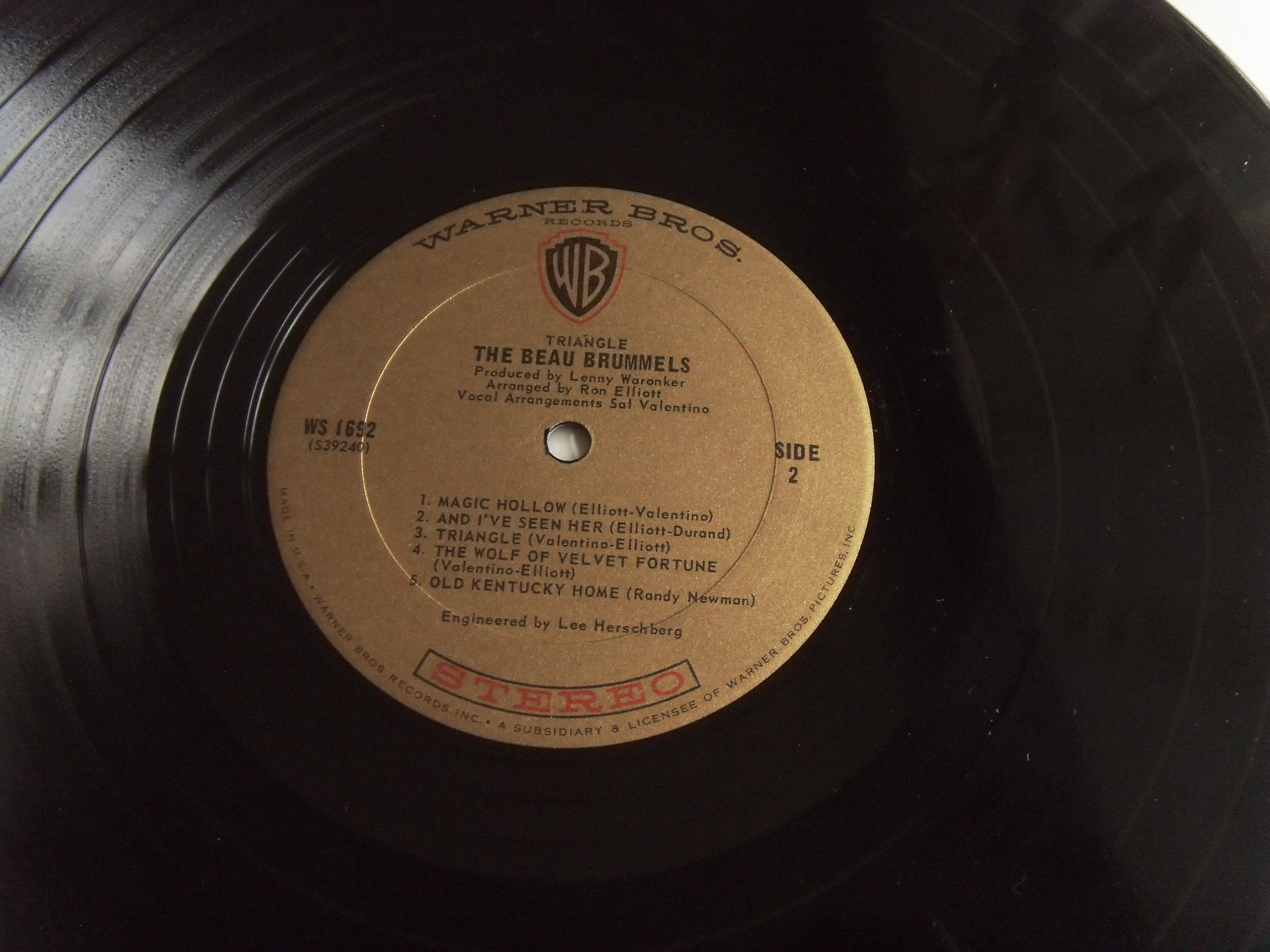 BEAU BRUMMELS Triangle 2 BEAU BRUMMELS Triangle 2